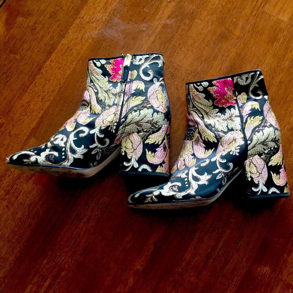 Sam Edelman Embroidered Ankle Boots Sz 8